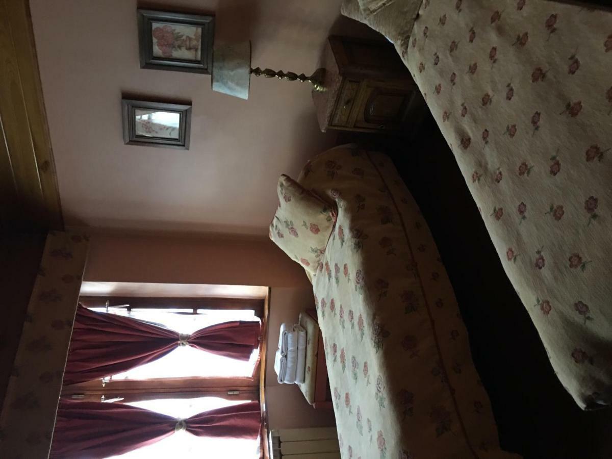 Hosteria Residencia Linares Ushuaia Buitenkant foto